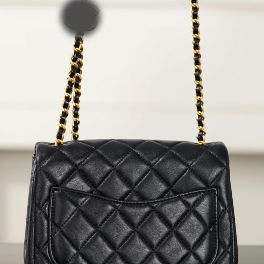 Luxury Quilted Chain Shoulder Bag – Adjustable Strap, Compact & Elegant – Black Lambskin Finish