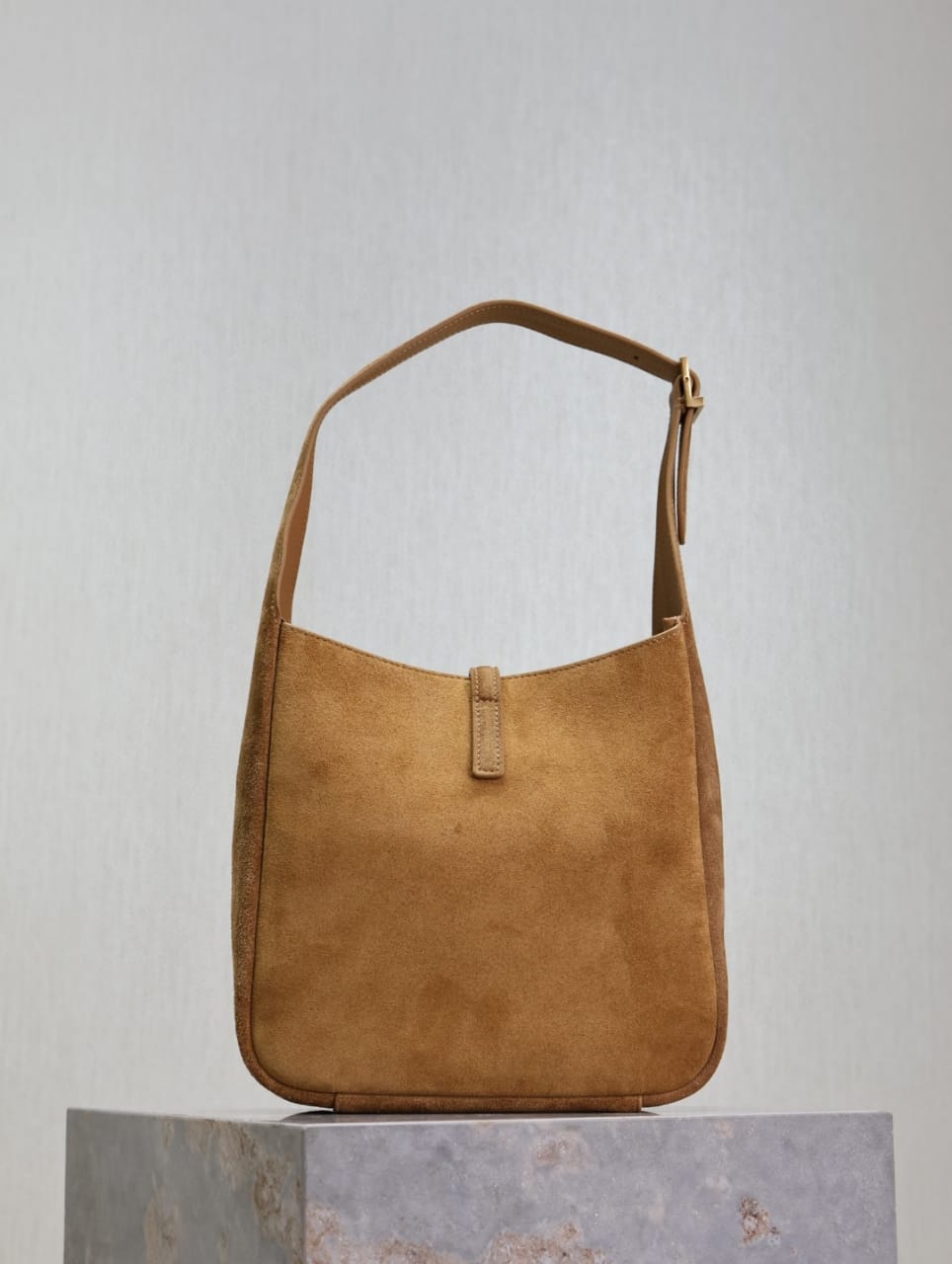 Vintage Suede Shoulder Bag – Elegant Minimalist Design (23×22×8.5cm)