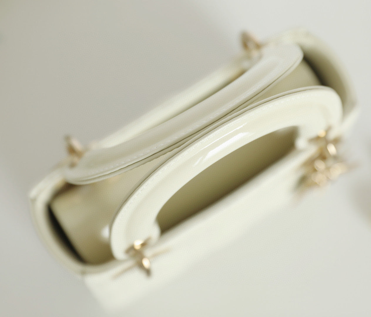 Elegant Mini Patent Leather Handbag with Chain Strap – Luxury Crossbody & Shoulder Bag for Women