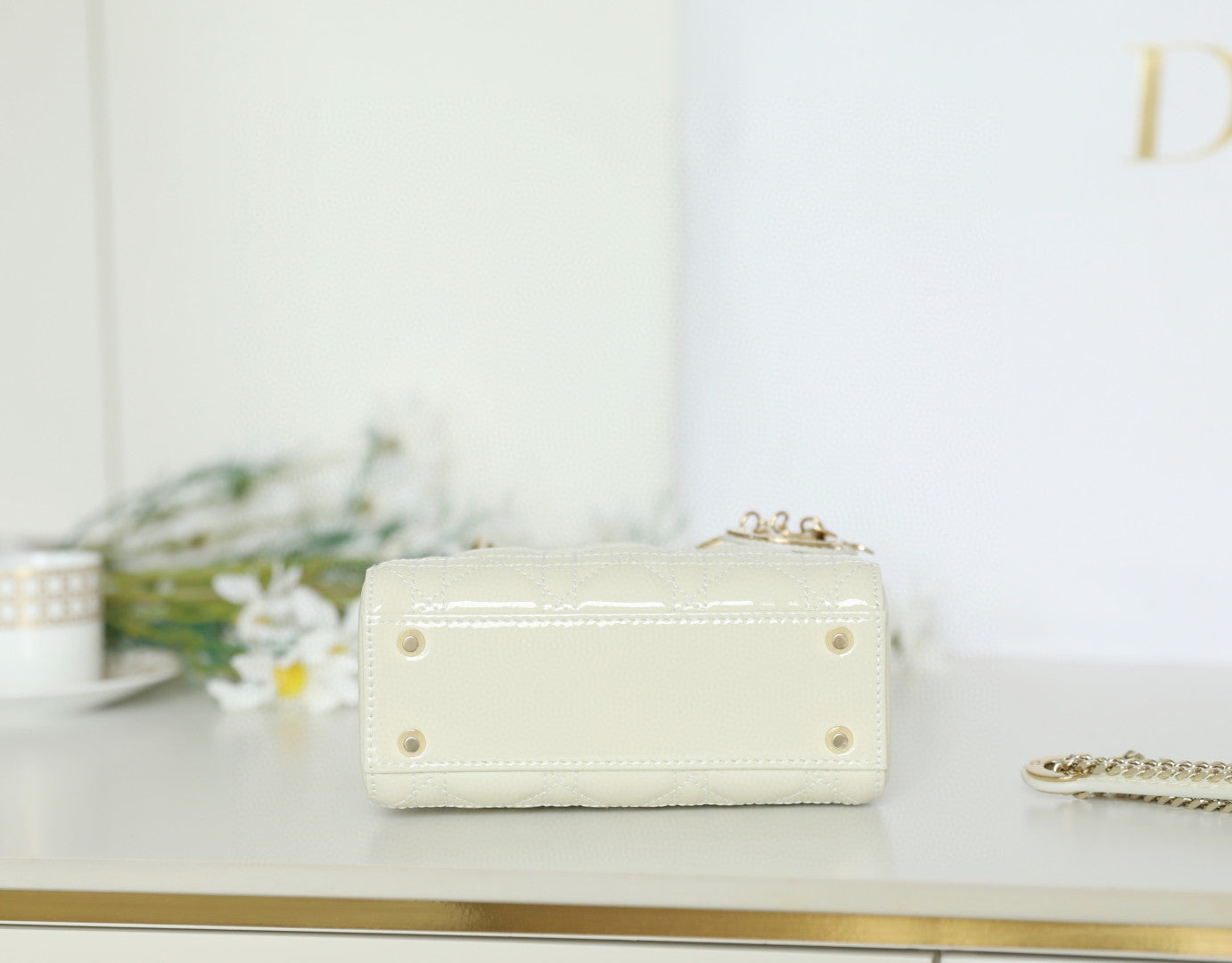 Elegant Mini Patent Leather Handbag with Chain Strap – Luxury Crossbody & Shoulder Bag for Women