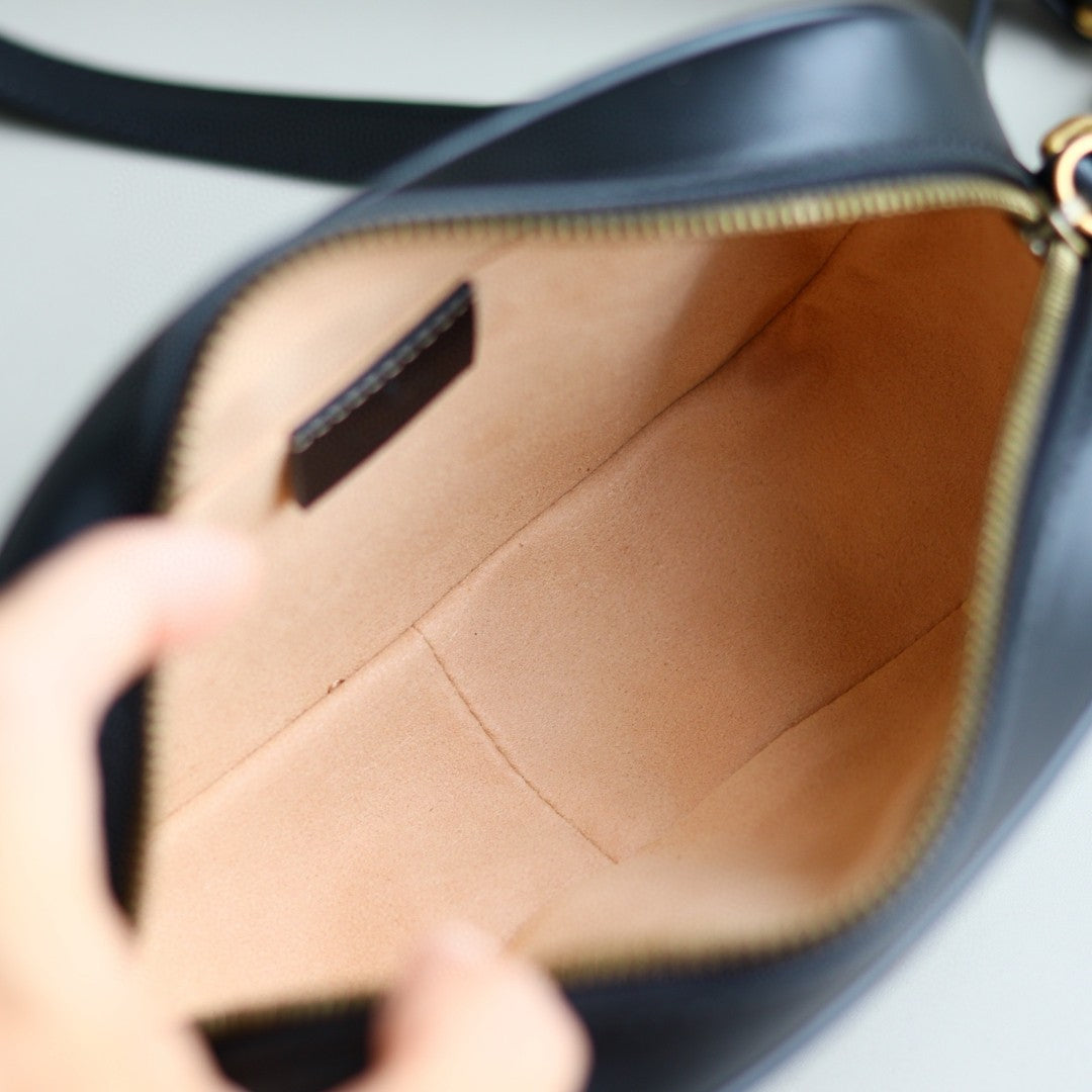 Elegant Quilted Leather Camera Bag – Chic Designer-Inspired Crossbody for Women (18 x 12 x 6 cm)