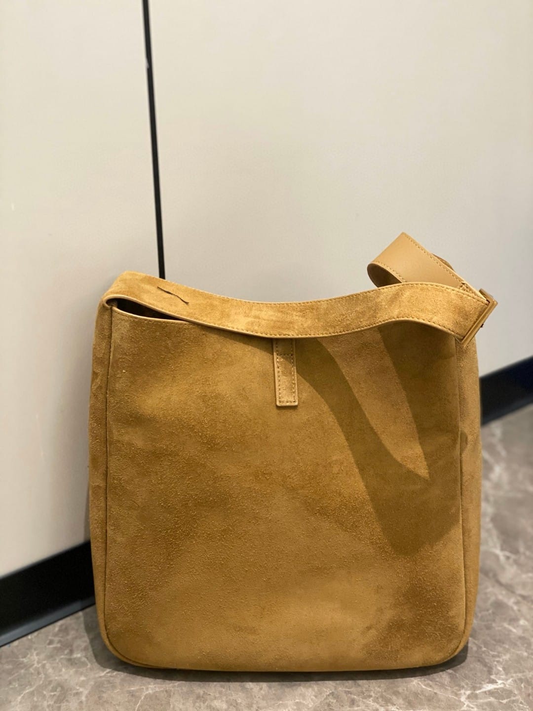 Luxury Suede Hobo Handbag – Large Soft Tote Shoulder Bag for Women (30×31×13 cm)