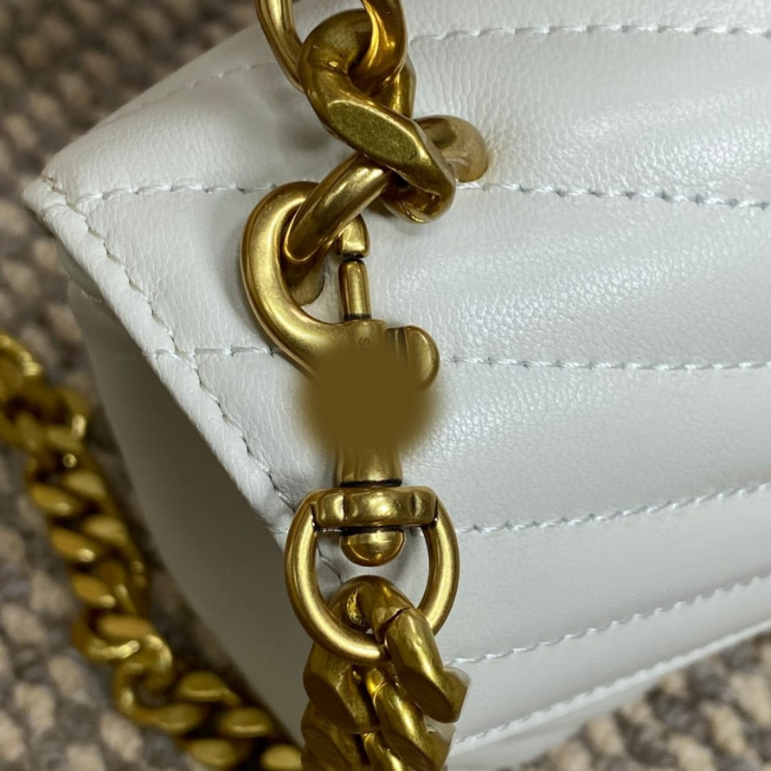 Luxury Mini Designer Handbag – Soft Lambskin Leather, Elegant Gold-Tone Hardware, 17.5×20×5cm