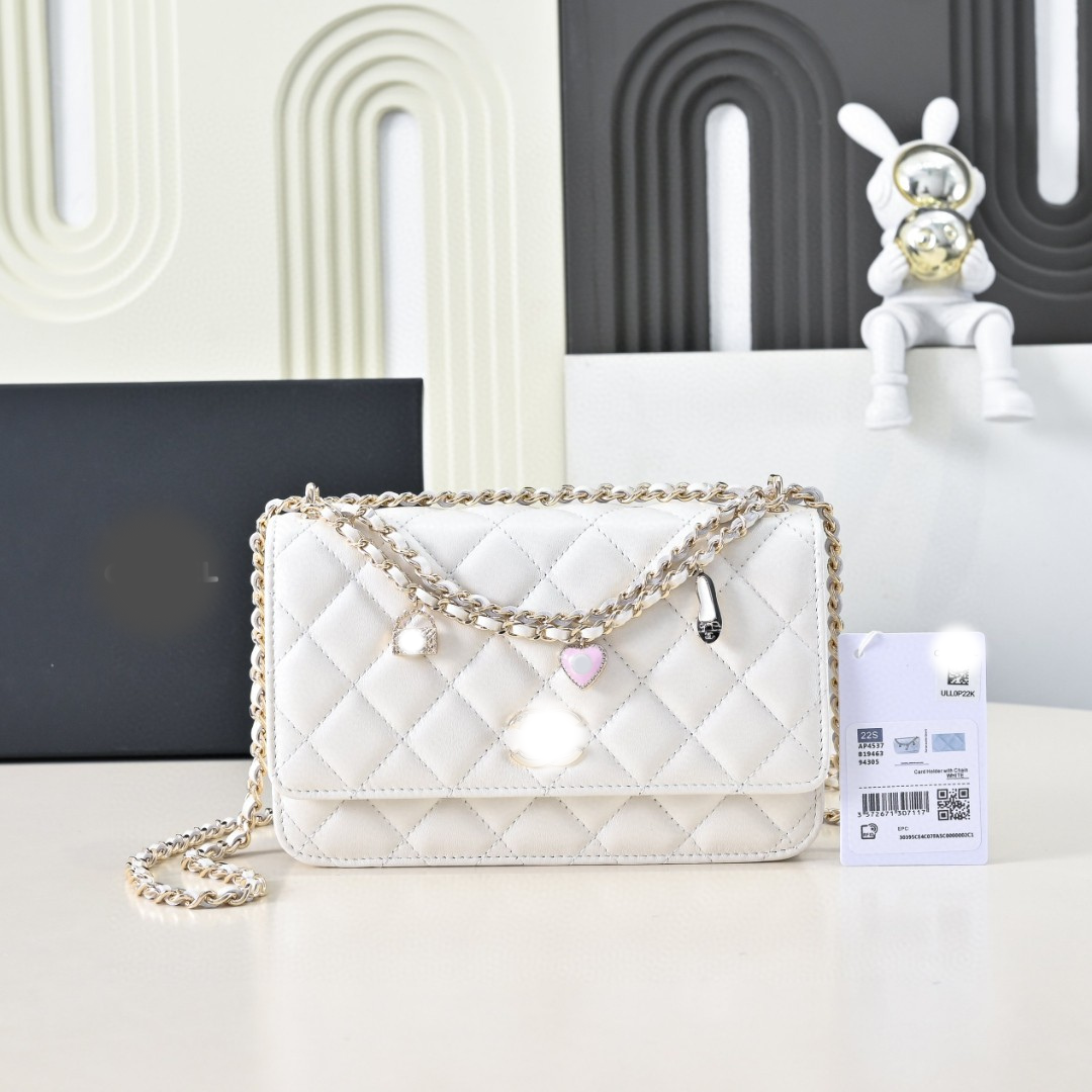 Luxury Quilted Chain Shoulder Bag – Mini Lambskin Crossbody Handbag with Heart Charm for Women