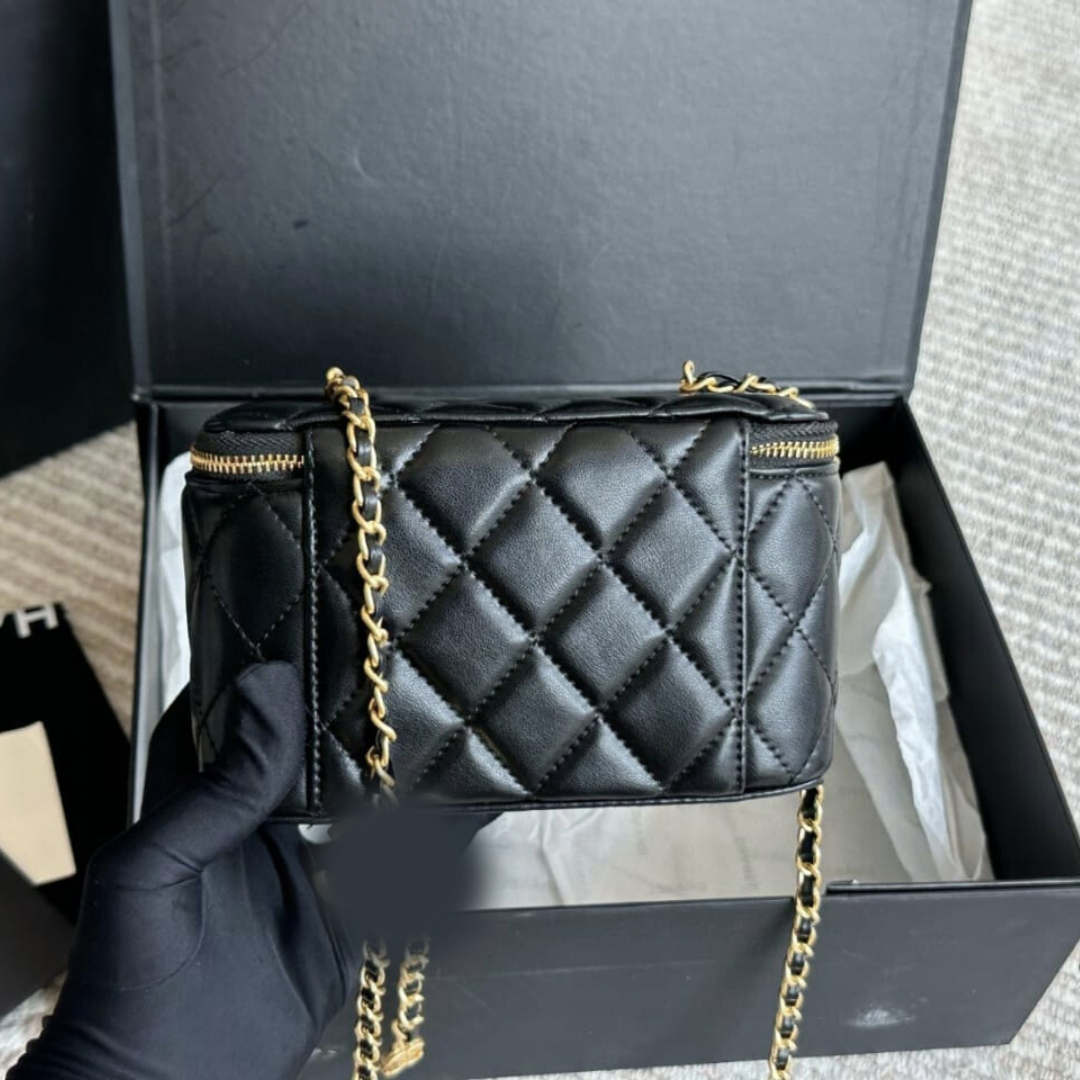 Elegant Quilted Leather Crossbody Handbag – Luxury Small Shoulder Purse with Chain Strap, 18cm